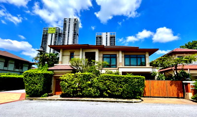 ขายบ้านเดี่ยว : ขายด่วน! บ้านหรูทำเลศักยภาพ | หมู่บ้านสิริทาวารา ที่ดิน 129.5 ตร.ว. • พื้นที่ใช้สอย 395 ตร.ม. ใกล้ The Crystal Park