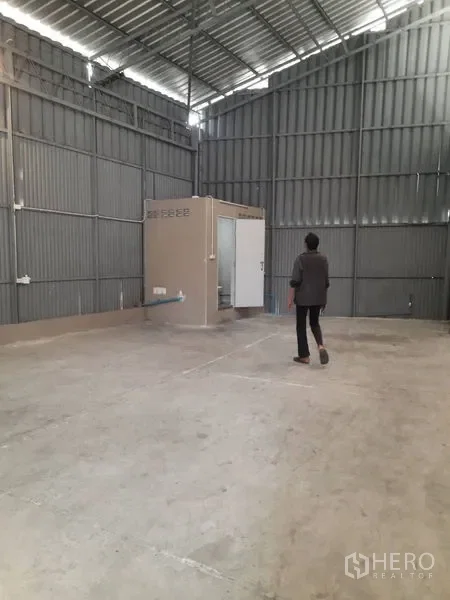 picture For rent Warehouse 370 sqm in Thung Wat Don, Sathon, Bangkok - 4/6