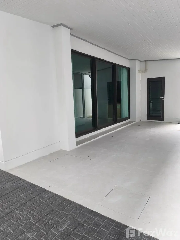 picture House for rent 6807524 - 8/26