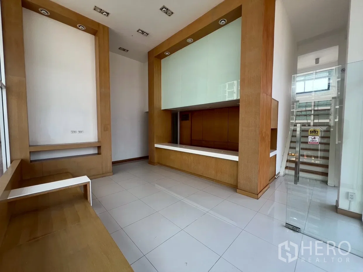 picture For Rent Retail Space 165 sqm in Khlong Tan Nuea, Watthana, Bangkok BTS Phrom Phong - 16/19