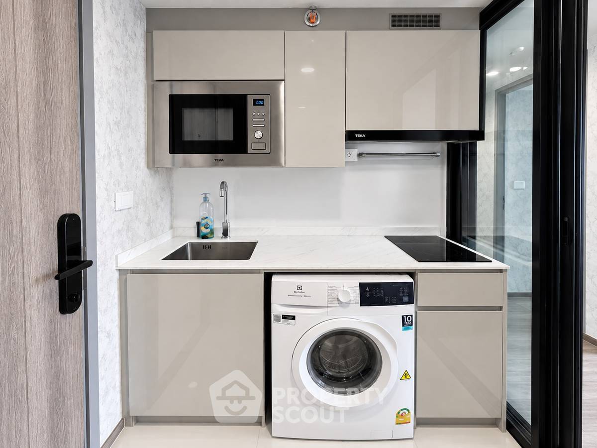 picture 2-BR Condo at SOHO Bangkok Ratchada near MRT Huai Khwang (ID 3368718) - 6/19