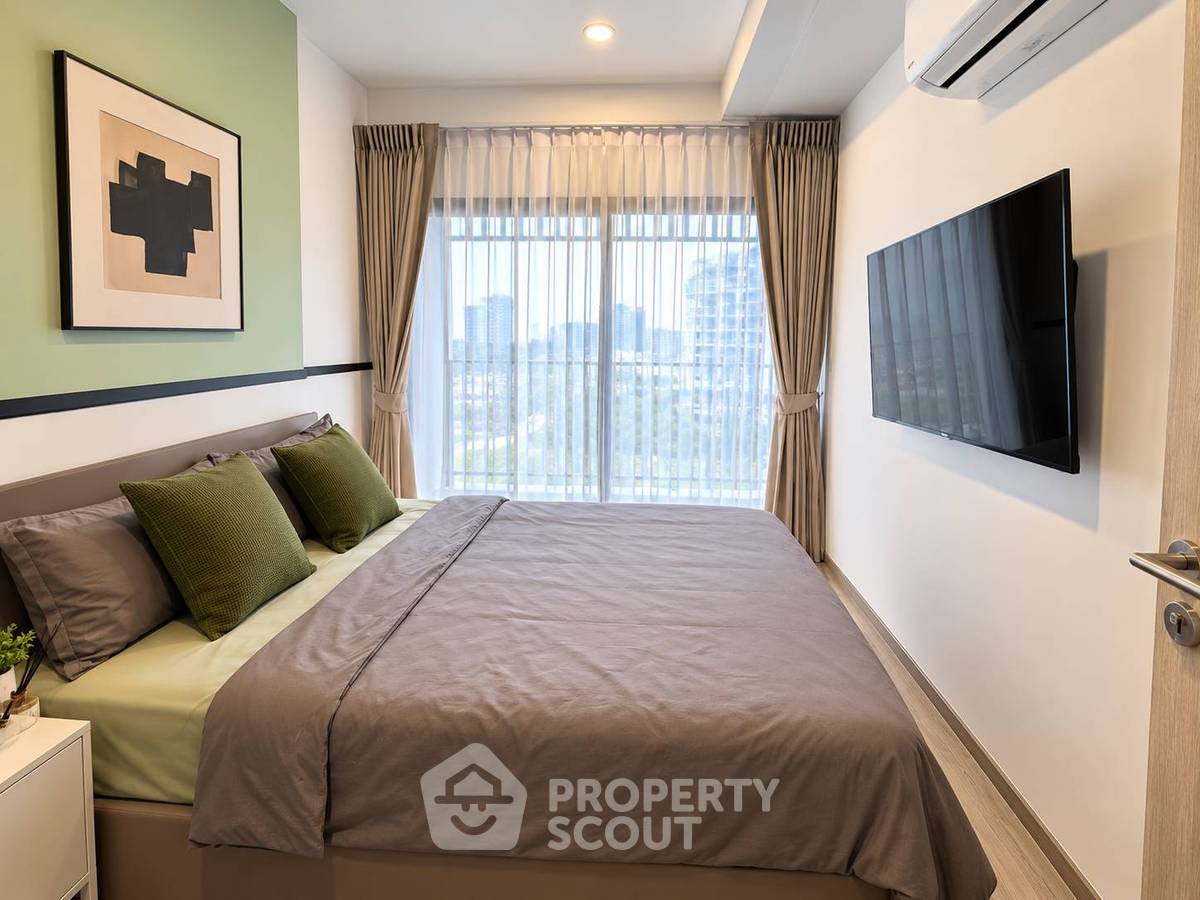 picture 200m To MRT Huai Khwang | 1-BR SOHO Bangkok Ratchada (ID 3368700) - 15/17