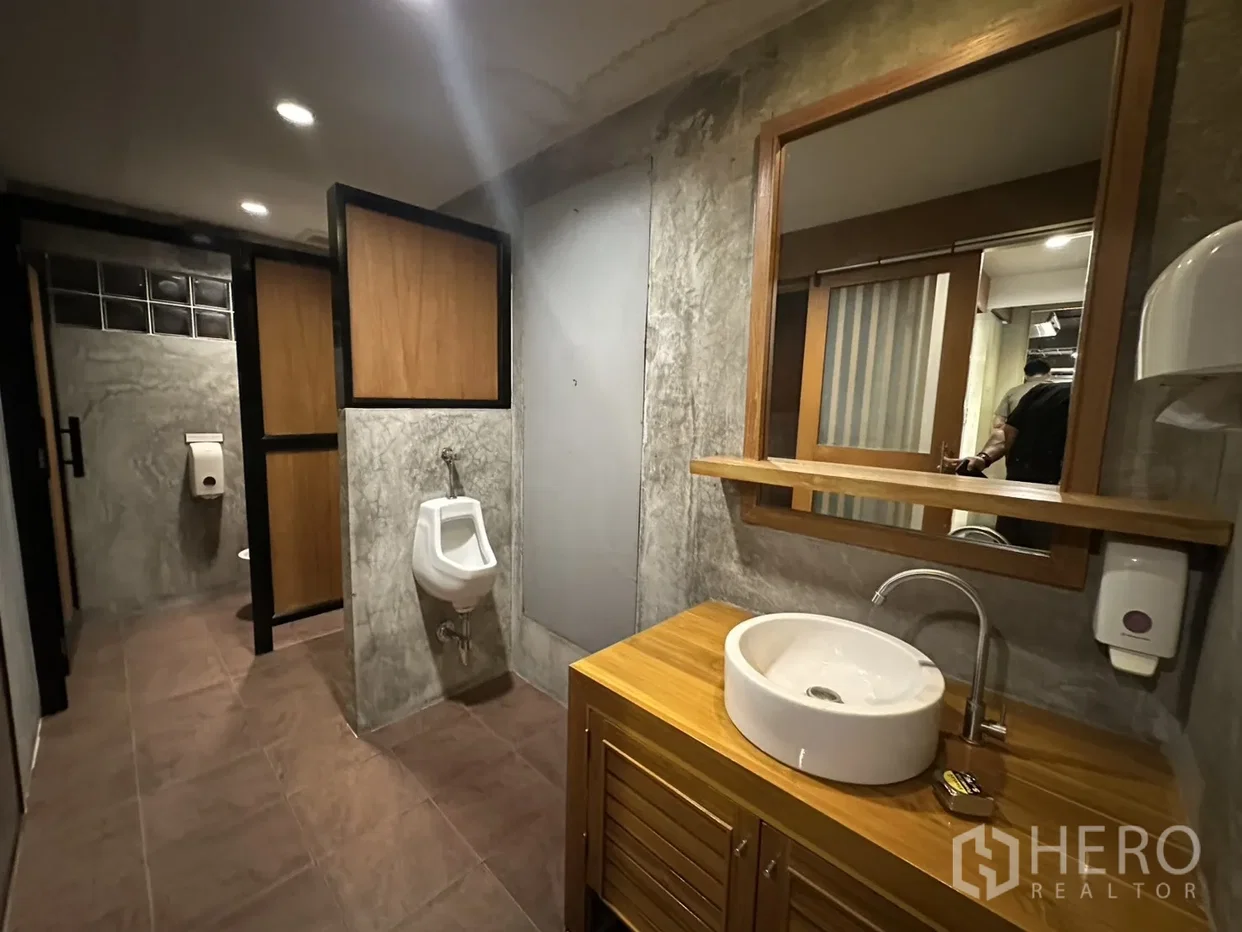 picture For rent Retail Space 172 sqm in Khlong Tan Nuea, Watthana, Bangkok BTS Asok - 15/15