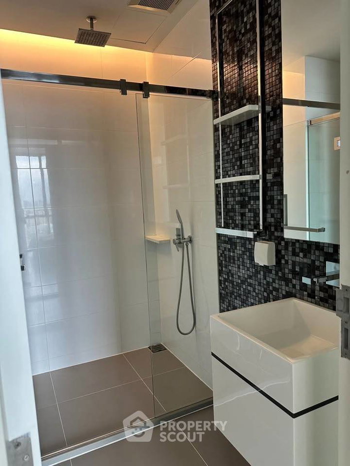 picture 1-BR Condo at The Room Sukhumvit 69 near BTS Phra Khanong (ID 3370389) - 11/13
