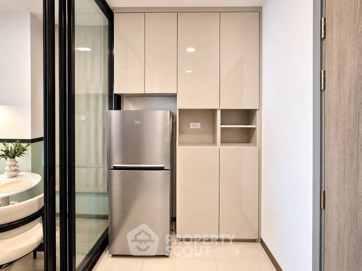 picture 200m To MRT Huai Khwang | 1-BR SOHO Bangkok Ratchada (ID 3368700) - 8/17