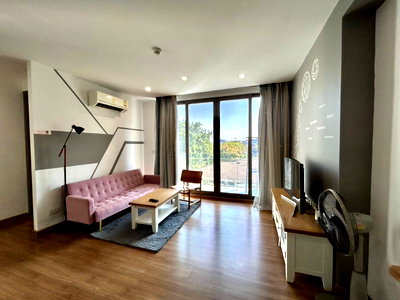 Condos for rent 700 Year Sports Arena Chiang Mai : The Nimmana condo for rent ! 2 bedrooms at Nimman Haemin Road 6 Tel. 082-3899314 (Bubu)