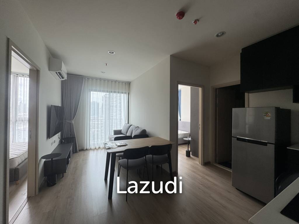 picture Nue District R9 46 sqm Corner Condo with City View in Huai Khwang - 1/9