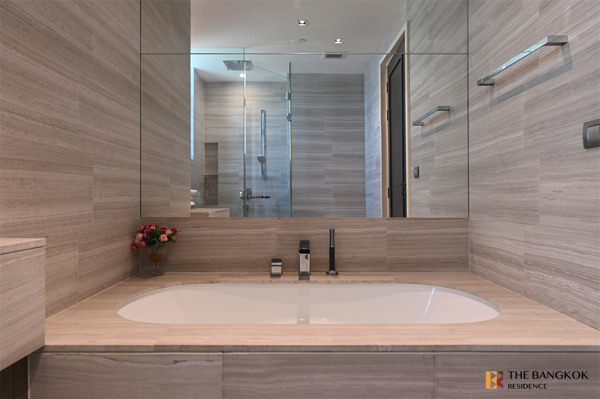 รูป ใช้ชีวิตสไตล์ Luxury บนทำเลศักยภาพ เดอะ ดิโพลแมท 39 ใกล้ BTS สถานีพร้อมพงษ์ - รูปที่ 1/10