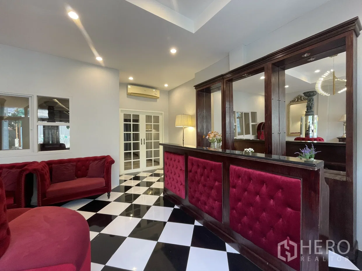 picture For rent Shophouse 200 sqm in Bang Kapi, Bangkok - 4/25