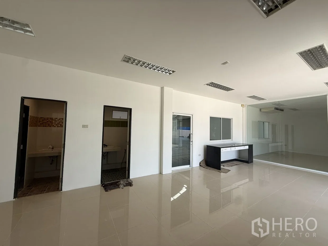 picture For rent or sale Warehouse 1000 sqm in Bang Phriang, Bang Bo, Samut Prakan - 14/25