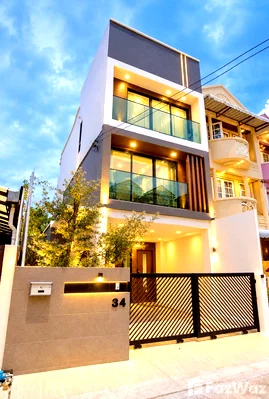 ทาวน์โฮม กรุงเทพมหานคร : ขาย ทาวน์เฮ้าส์ 4 ห้องนอน ใน ลาดพร้าว, กรุงเทพมหานคร 6839916