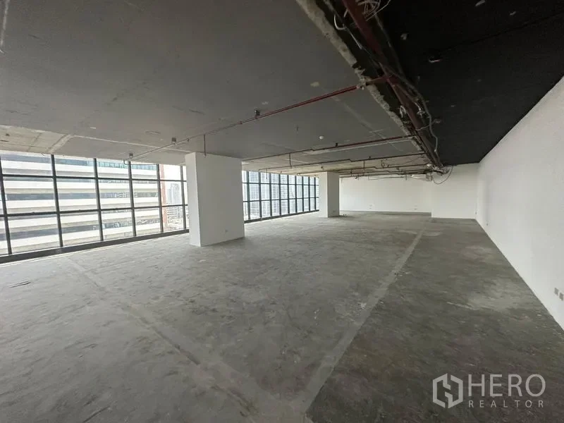 picture For rent Office Space 300 sqm in Watthana, Bangkok BTS Ekkamai - 1/4
