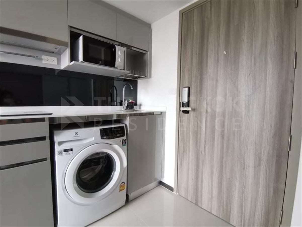 picture KnightsBridge Space Ratchayothin near BTS Phahonyothin 24 New Experience with a Condo in Prime Location - 3/9