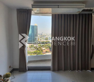 Supalai Park Paholyothin 21 near BTS Phahonyothin 24 Condo with the Best Location