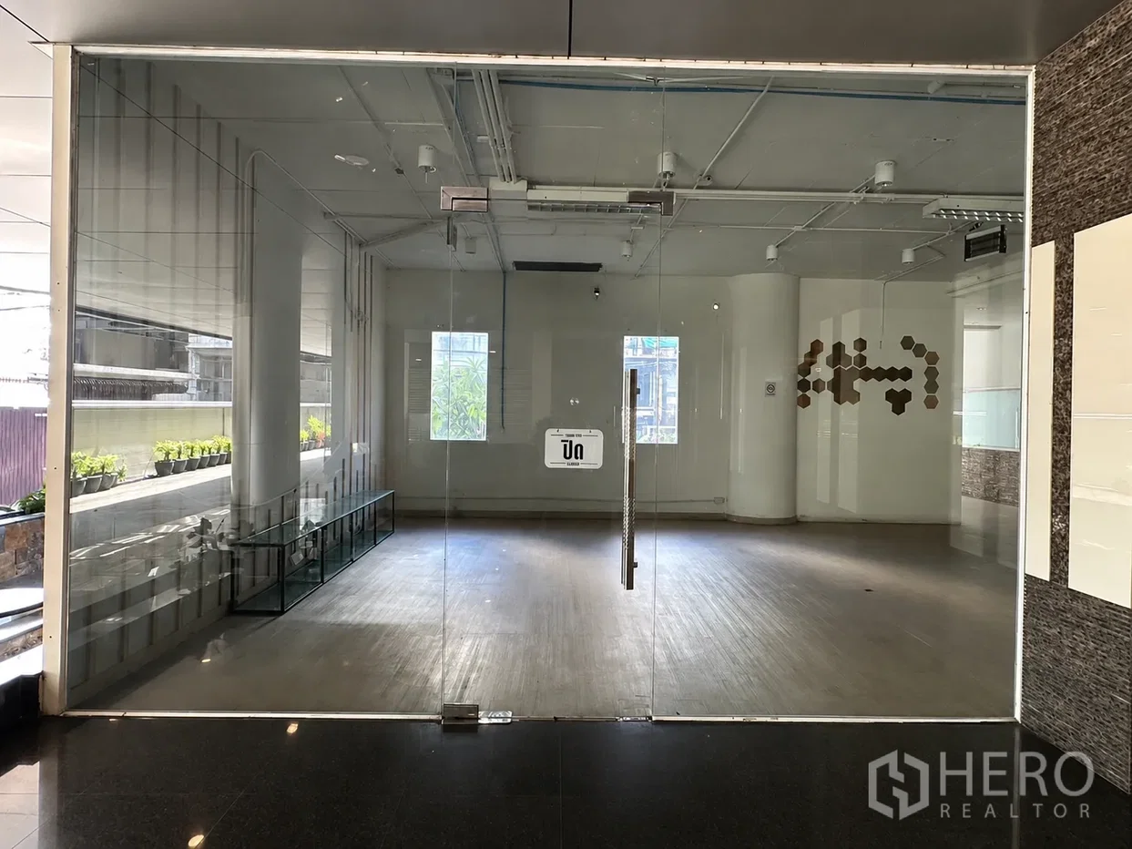 picture For Rent Retail Space 96 sqm in Khlong Toei, Khlong Toei, Bangkok BTS Nana - 3/15