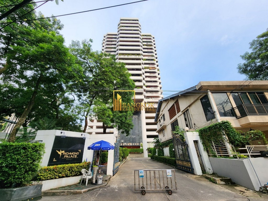 picture Richmond Palace | Renovated 3 Bedroom Condo in Phrom Phong - BR62144CD - 28/28