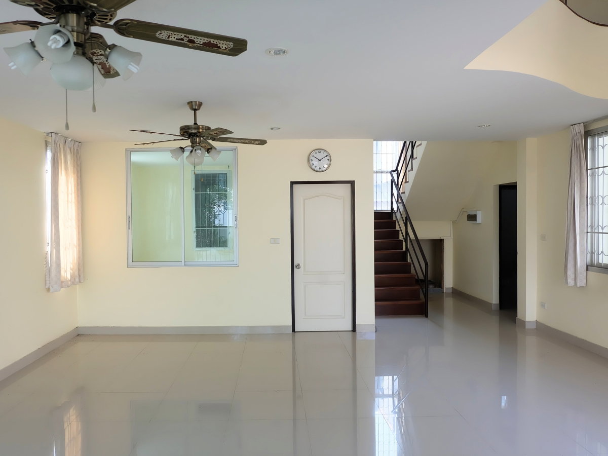 รูป 92138 - ขายบ้านเดี่ยว 2 ชั้น Chateau Dale Residence ต.หนองปรือ อ.บางละมุง ชลบุรี เนื้อที่ 100 ตร.วา.หลังมุม - รูปที่ 5/13
