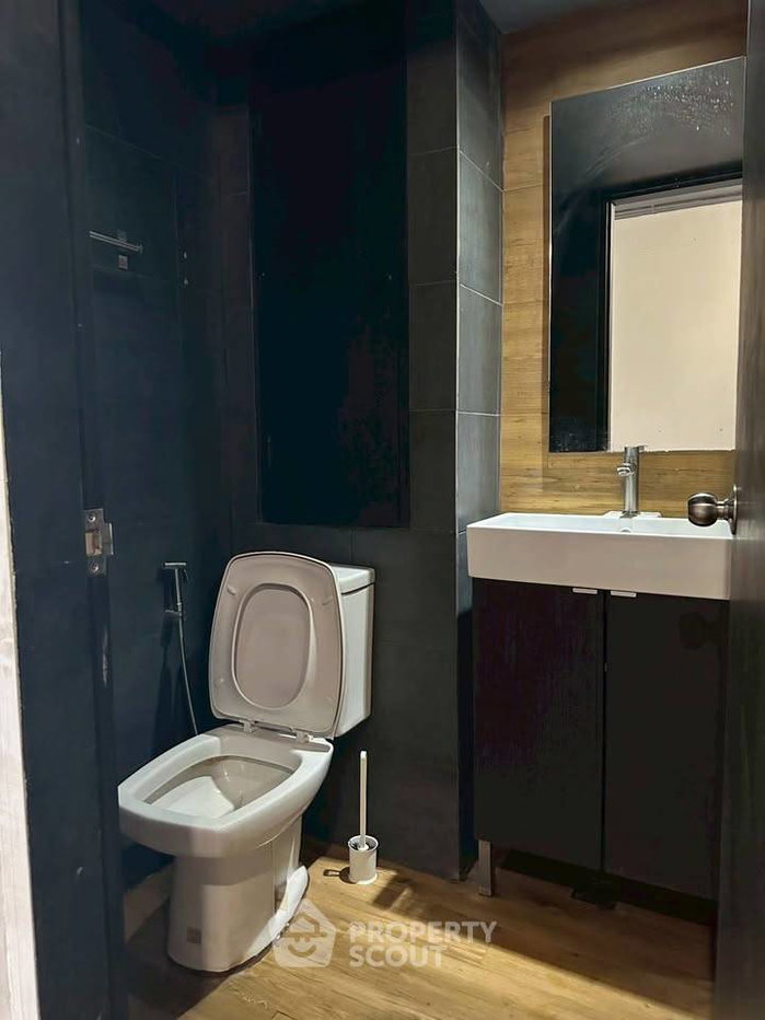 รูป คอนโด 2-ห้องนอน ที่ เจ ดับบลิว บูเลอวาร์ด ศรีวรา คอนโดมิเนียม ใน พลับพลา (ID 3368312) - รูปที่ 3/10