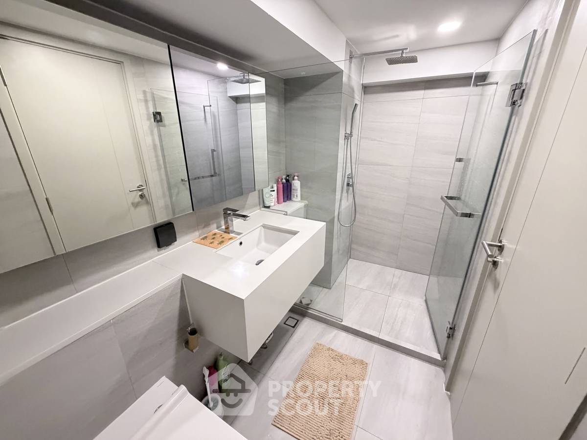 picture 38th-Floor 2-BR At Park Origin Chula-Samyan Near MRT Hua Lamphong (ID 3368703) - 8/8