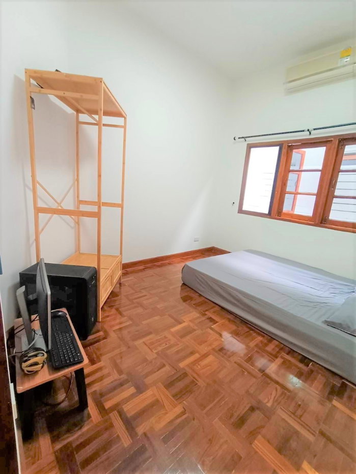 รูป บ้านเดี่ยวชั้นเดียวในหมู่บ้าน ทำเลท่าวังตาล สารภี เชียงใหม่ พร้อมเฟอร์นิเจอร์ ราคาเพียง 19,000 บาท/เดือน #A6-H0389 - รูปที่ 14/21