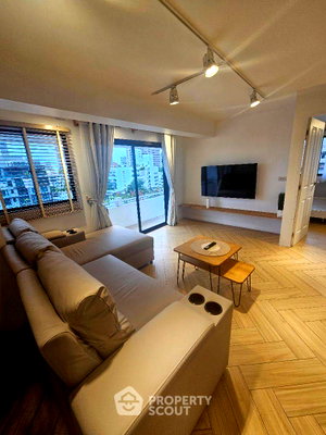 Condos for rent : Pet-Friendly 2-BR At Yada Residental Condominium, BTS Phrom Phong (ID 3369340)