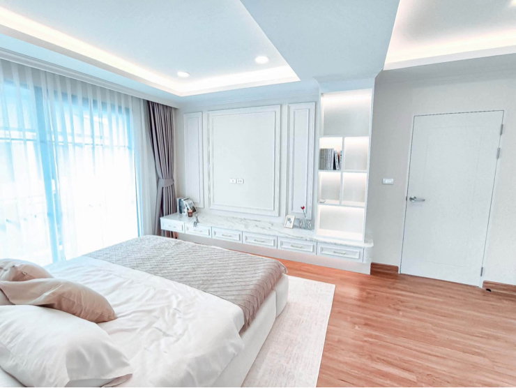 picture Large, luxurious rental house; fully furnished and equipped with appliances. - 12/50