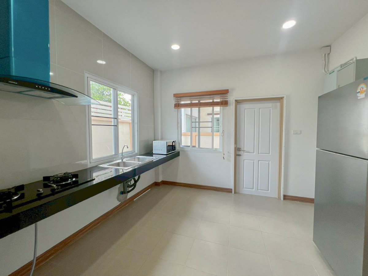 รูป บ้านเดี่ยว 2 ชั้นในโครงการ พร้อมระบบรักษาความปลอดภัย 24 ชม. ทำเลสันกำแพง ราคาเพียง 24,000 บาท/เดือน #ASP-H0788 - รูปที่ 11/14