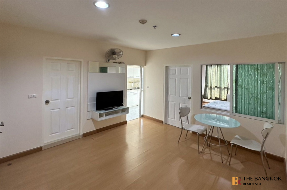 picture Life@Ratchada - Huaikhwang near MRT Huai Khwang Station Ready-to-move-in Condo, Great Value - 4/9