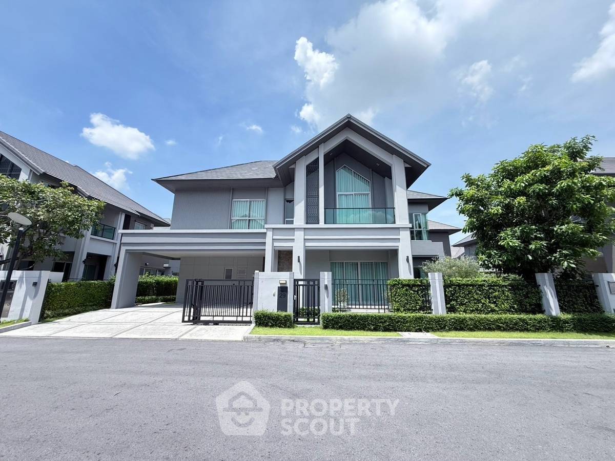 picture Spacious 4-BR House, 331 Sqm At Bangkok Boulevard Signature Chaengwattana (ID 3371604) - 2/7