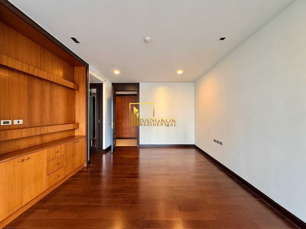 รูป Expansive 4 Bedroom Apartment For Rent in Phrom Phong - BR0631AP - รูปที่ 30/53