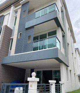 รูปภาพ 🏡✨ ให้เช่าทาวน์โฮมหลังมุม Town Avenue ศรีนครินทร์ | ใกล้ MRT ศรีนุช เพียง 700 เมตร
