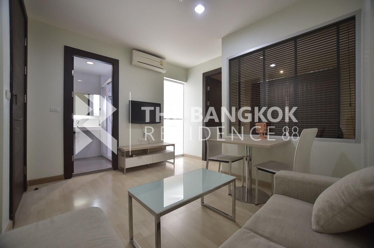 picture Condo Near MRT to Save More Time RHYTHM Ratchada near MRT Ratchadaphisek Station - 3/10