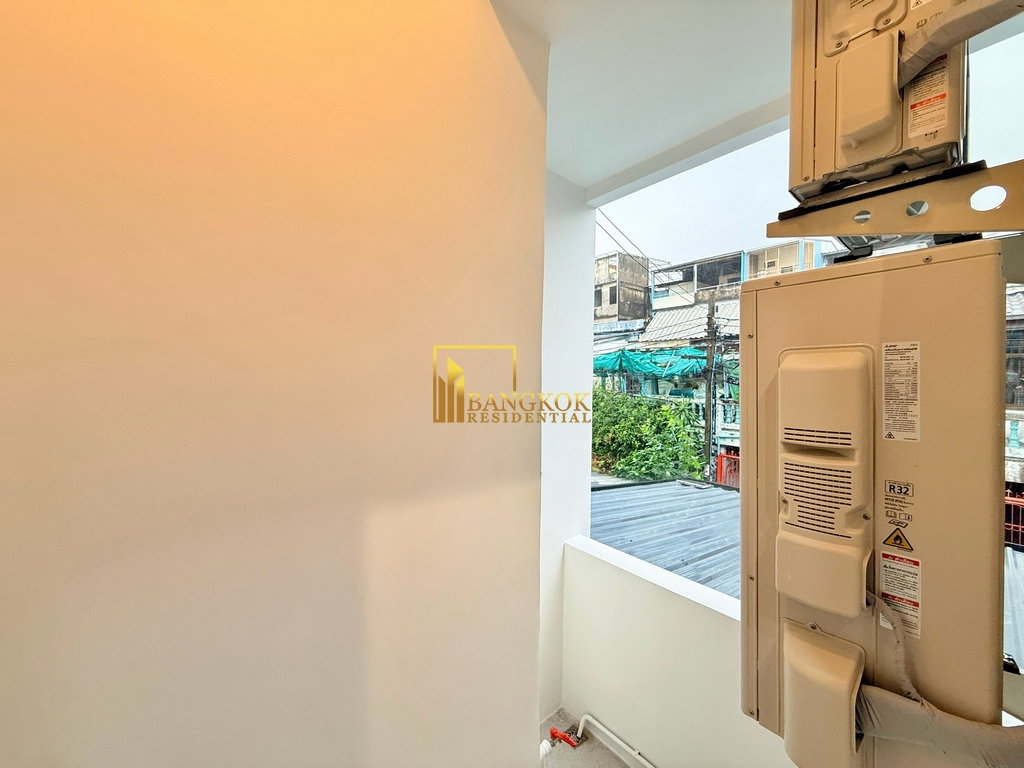 รูป Renovated 3 Bedroom Townhouse For Rent in Sathorn Area - BR49106TH - รูปที่ 22/26