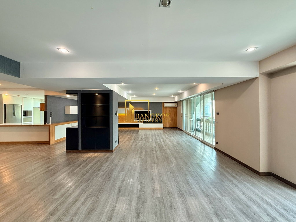 picture Royal Castle | Renovated 4 Bed Condo in Phrom Phong Area - BR18837CD - 8/50