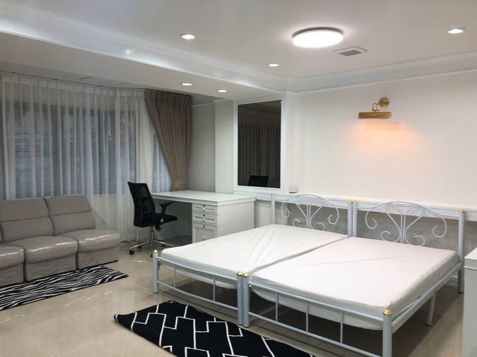 ให้เช่าทาวน์โฮม 4 ห้องนอน 420 ตร.ม. 20 ตร.ว. เขตสาทร