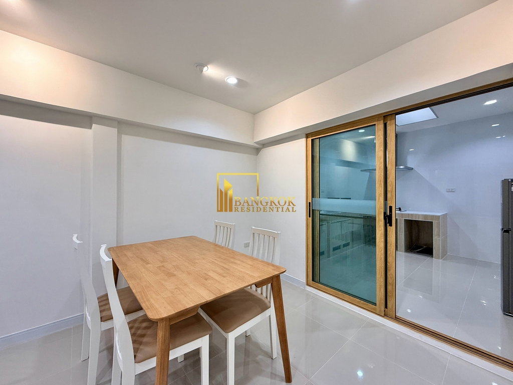 รูป Renovated 3 Bedroom Townhouse For Rent in Sathorn Area - BR49106TH - รูปที่ 3/26