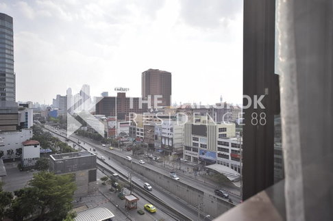 Ideo Ratchada-Huaykwang Move-in Ready, Just Bring Your Stuff near MRT Huai Khwang Station