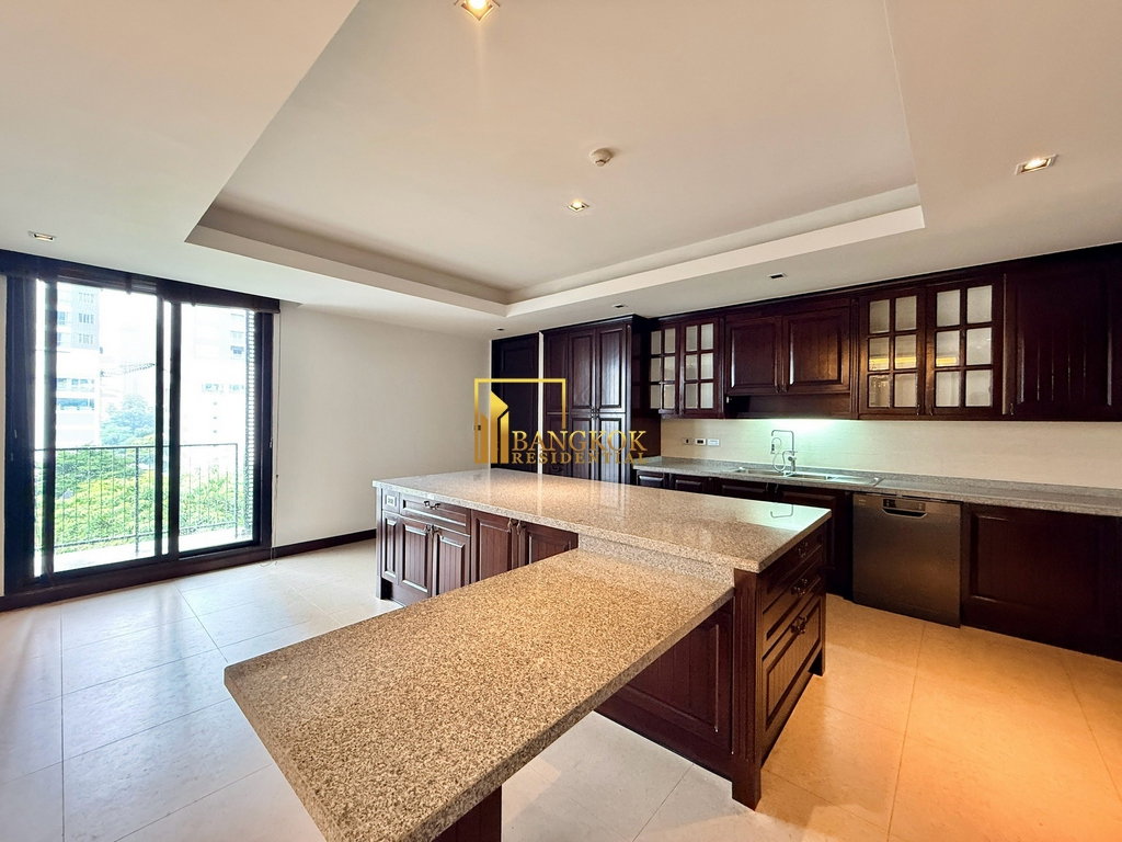 รูป Expansive 4 Bedroom Apartment For Rent in Phrom Phong - BR0631AP - รูปที่ 13/53