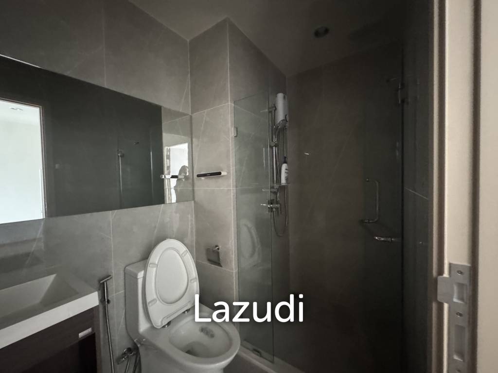 picture Nue District R9 46 sqm Corner Condo with City View in Huai Khwang - 5/9