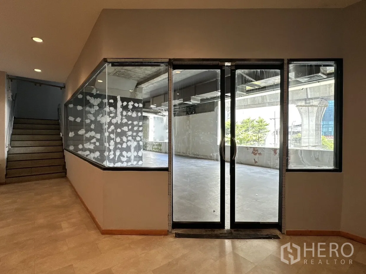 picture For rent Retail Space 256 sq.m. in Phra Khanong Nuea, Watthana, Bangkok BTS Phra Khanong - 2/16