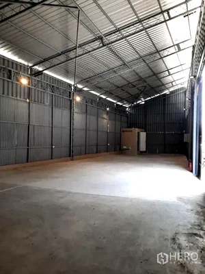 Factory for rent Rajamangala University of Technology Krungthep : For rent Warehouse 370 sqm in Thung Wat Don, Sathon, Bangkok