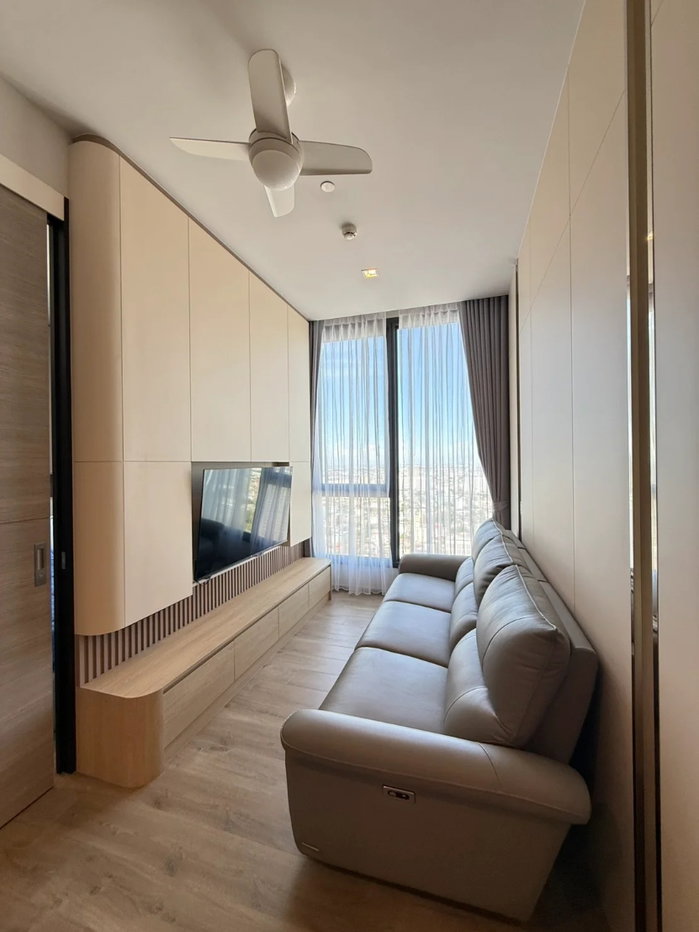 picture For Rent The Crest Park Residences | 2 Bed| Add line: @agentkarn - 5/15