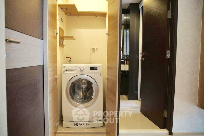 picture 30th-Floor 1-BR Condo At Rhythm Sathorn Near BTS Saphan Taksin (ID 3370797) - 7/10