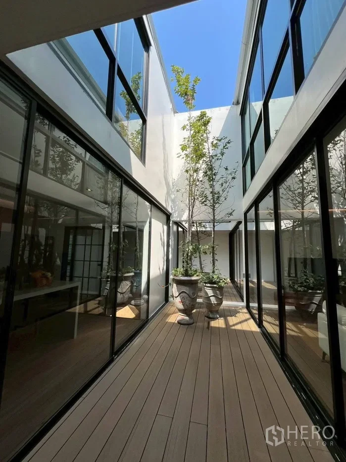 picture For rent or sale Home Office 420 sq.m. in Mueang Samut Prakan, Samut Prakan - 2/8