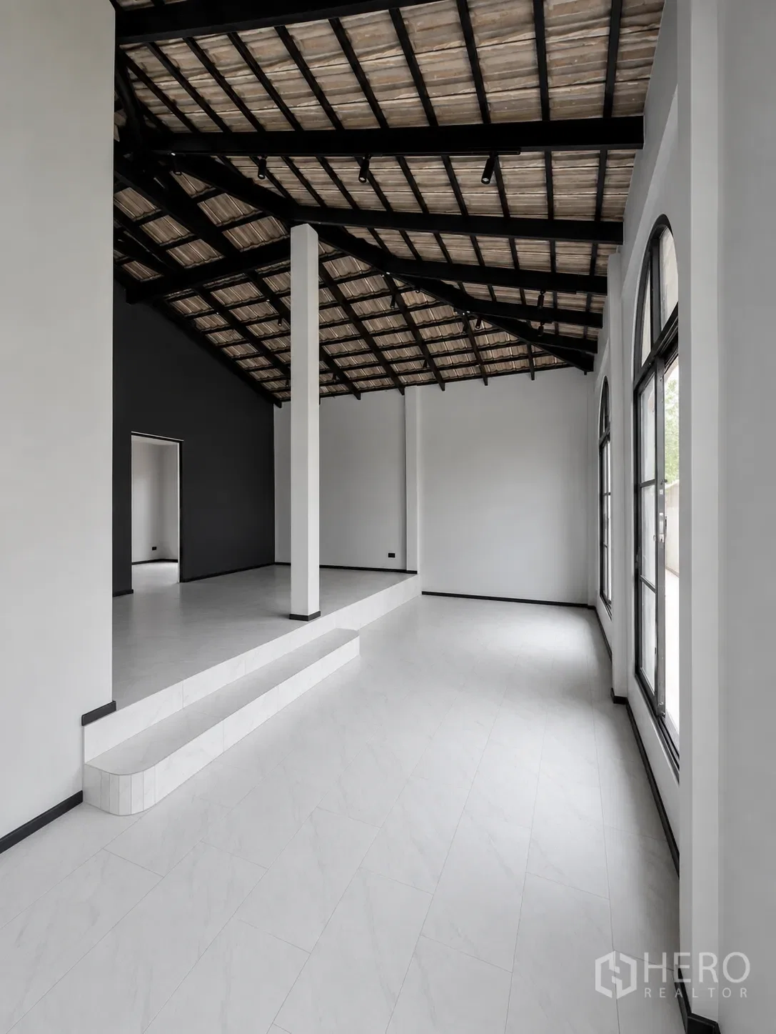 1-bed home office for rent, 130 sqm, 32 sq wah, Phra Khanong