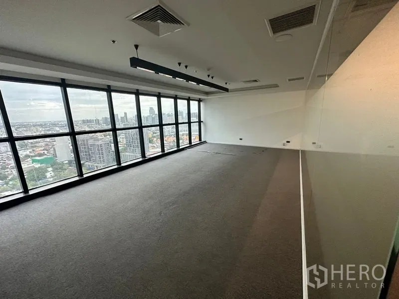 picture For rent Office Space 450 sqm in Watthana, Bangkok BTS Ekkamai - 12/12