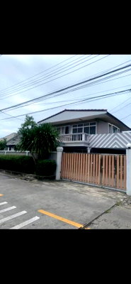 Houses for sale Bangkok : 🏡 **Detached House for Sale – Newly Renovated in Senanikom Area**