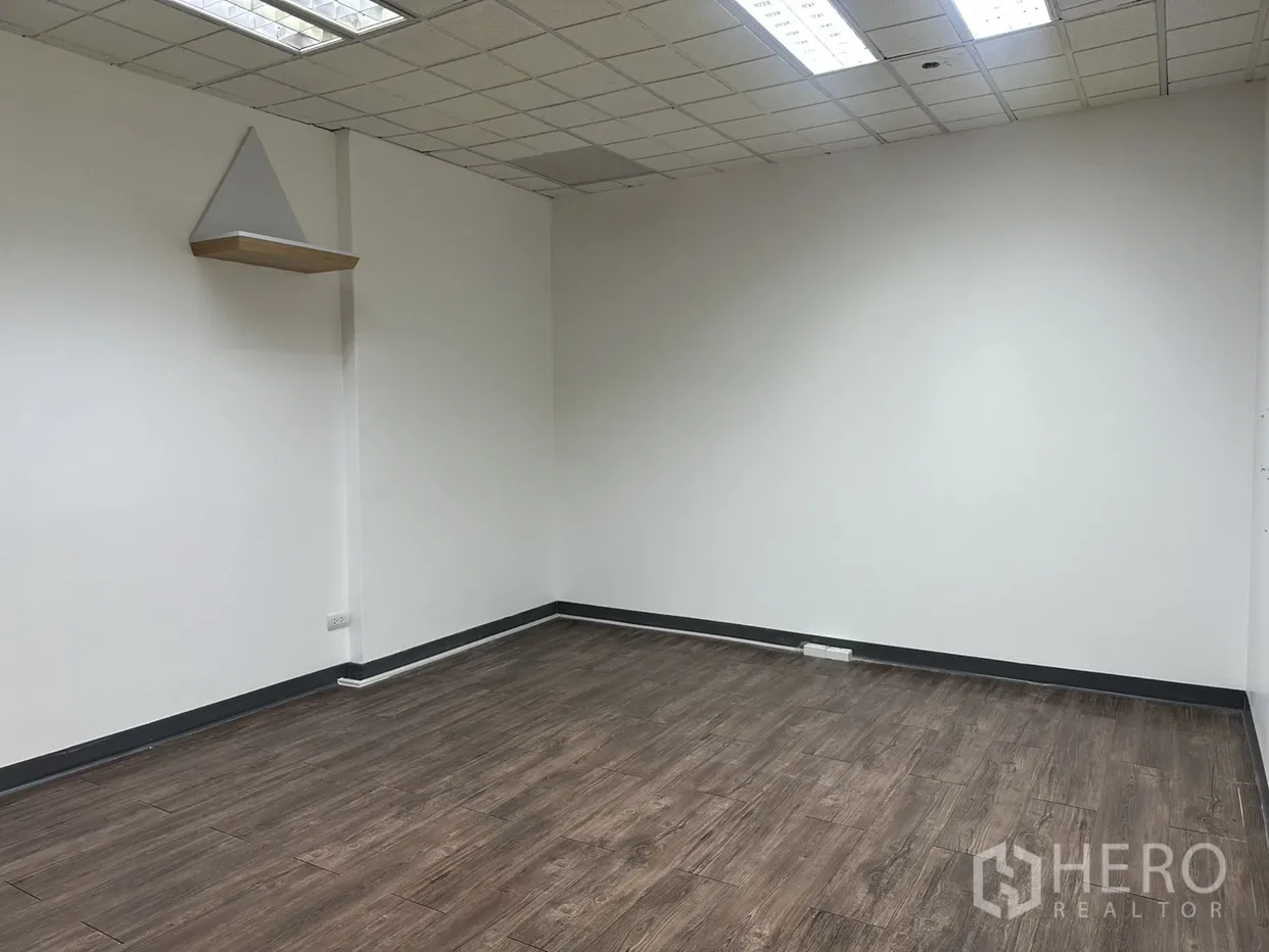 รูป ให้เช่า ออฟฟิศ 122 ตรม ลุมพินี ปทุมวัน กรุงเทพมหานคร BTS เพลินจิต - รูปที่ 5/5