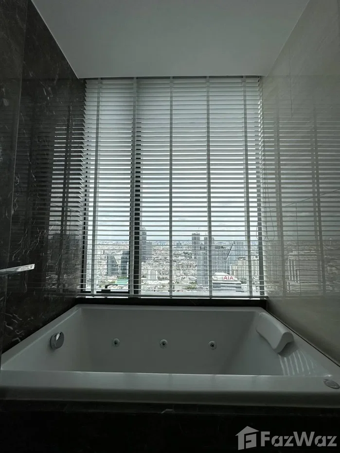 picture Ashton silom 6837426 - 5/14