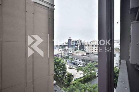 The Tempo Ratchada near MRT Huai Khwang Station Special Unit, Stunning Views